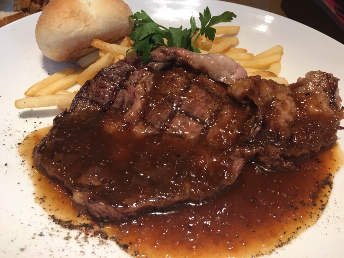 ウルフギャング・パックCafe池袋のリブアイステーキ