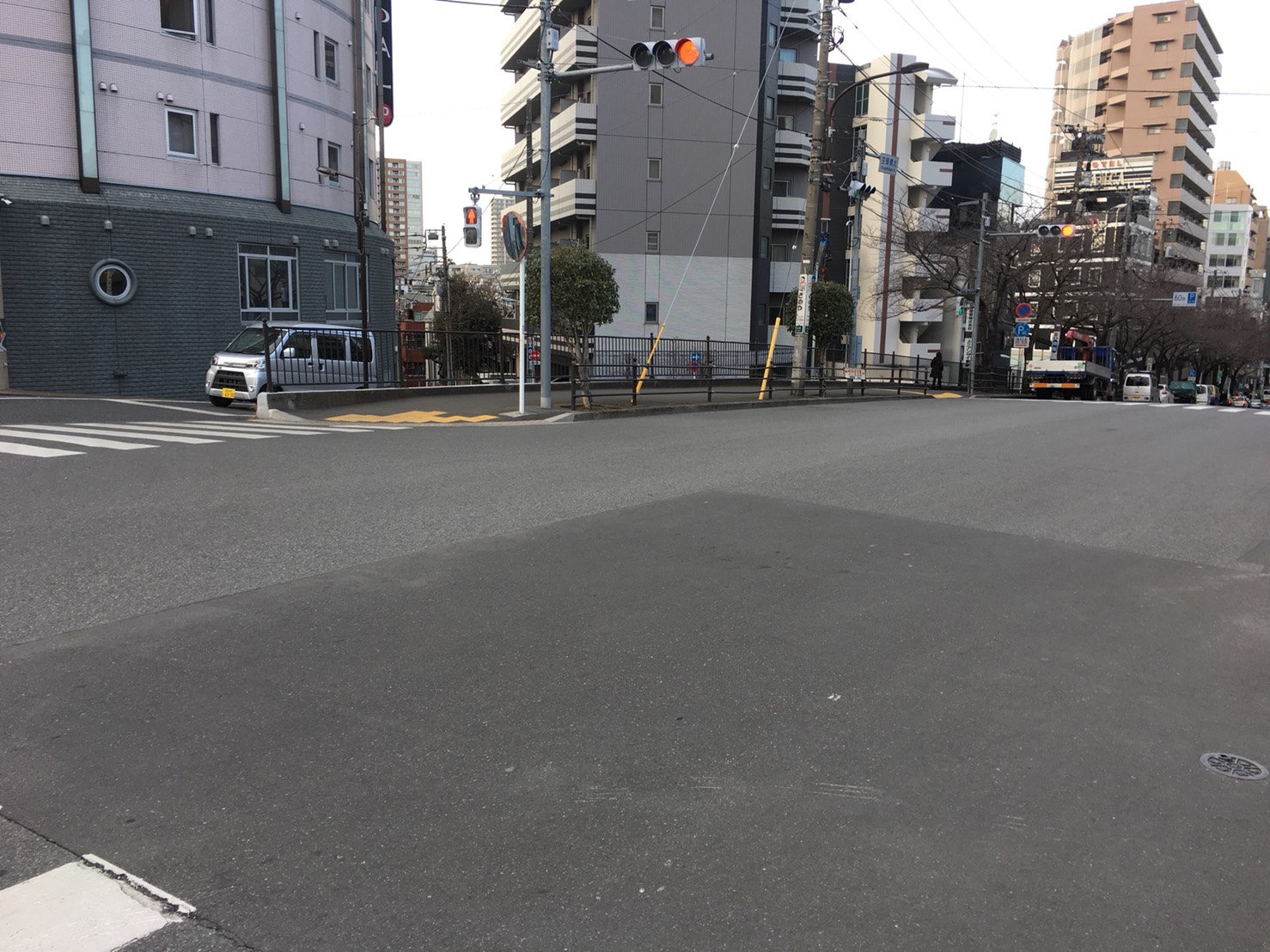 大塚駅の空蝉橋横の空蝉橋北交差点
