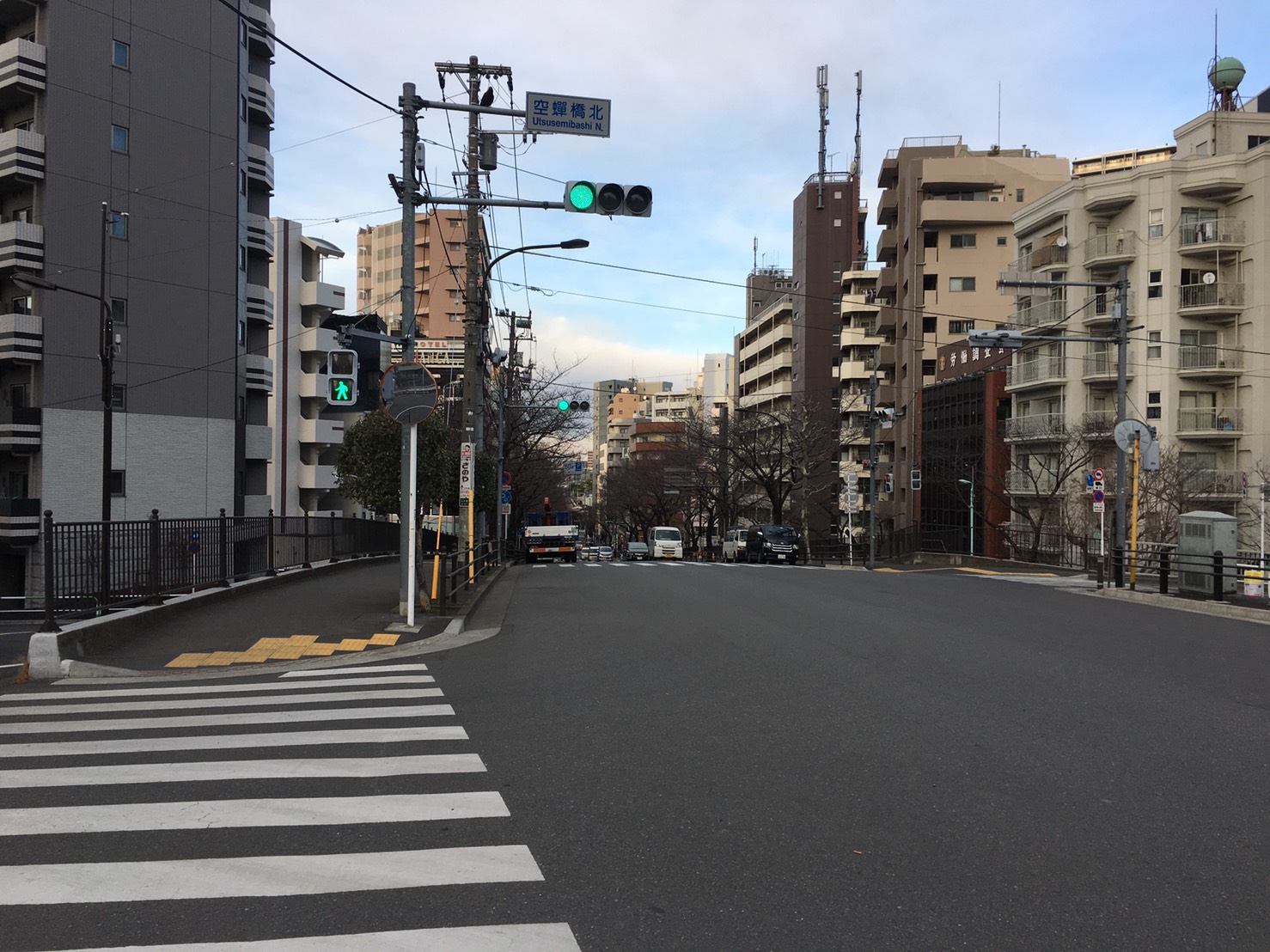 空蝉橋北交差点