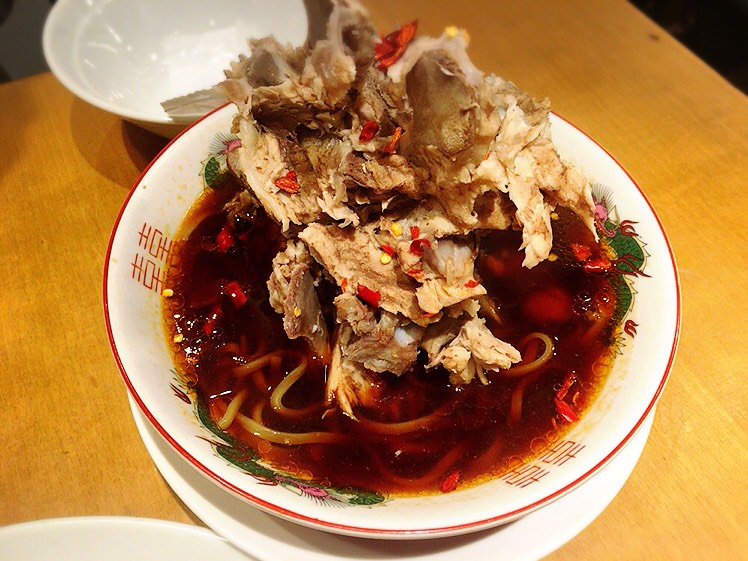 「富士ノ山食堂」の骨肉山麺