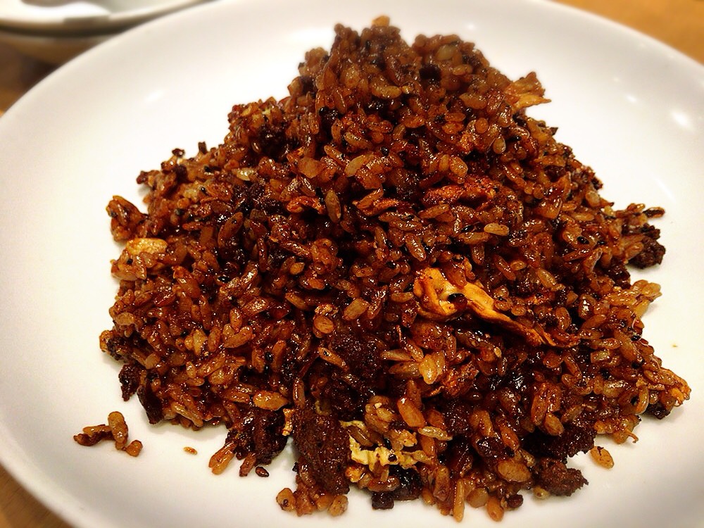 「富士ノ山食堂」のスパイシーブラックチャーハン