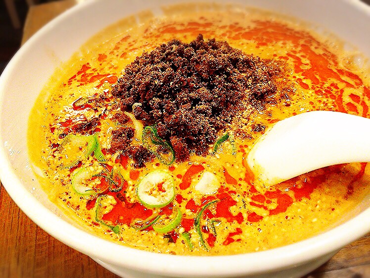 「富士ノ山食堂」の黒胡麻担々麺