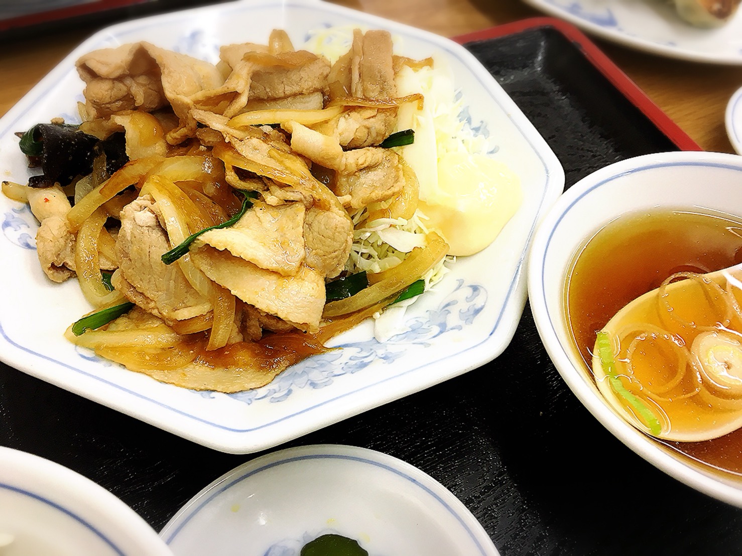 あなどれない...!ニラそばにハマった「福しん 大塚南店」の生姜焼き定食