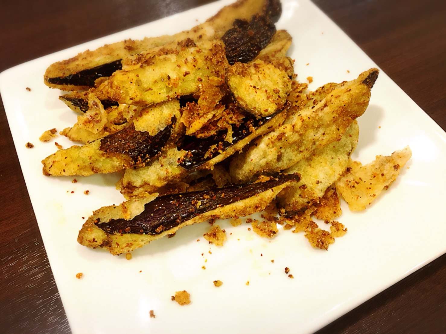 【大塚駅】味噌ダレも美味しい!「大塚餃子軒」でサクッと中華の揚げ茄子山椒炒め