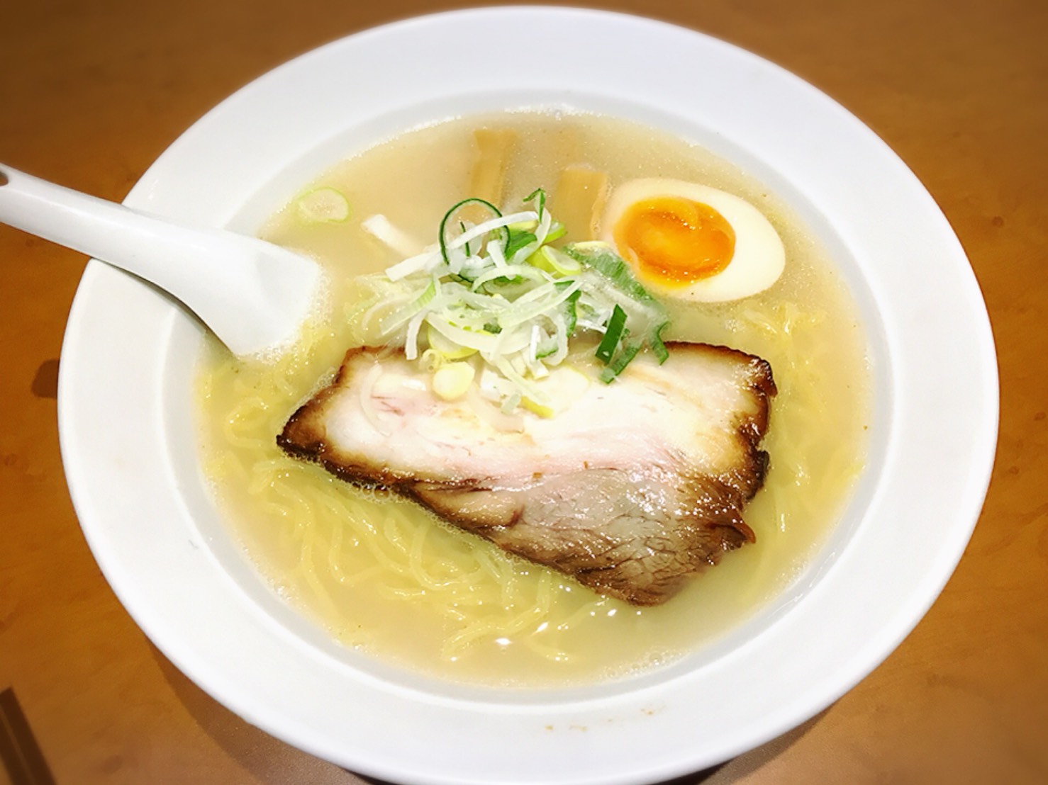 チャーハン美味〜!やさしい中華の「車 大塚本店」の塩ラーメン