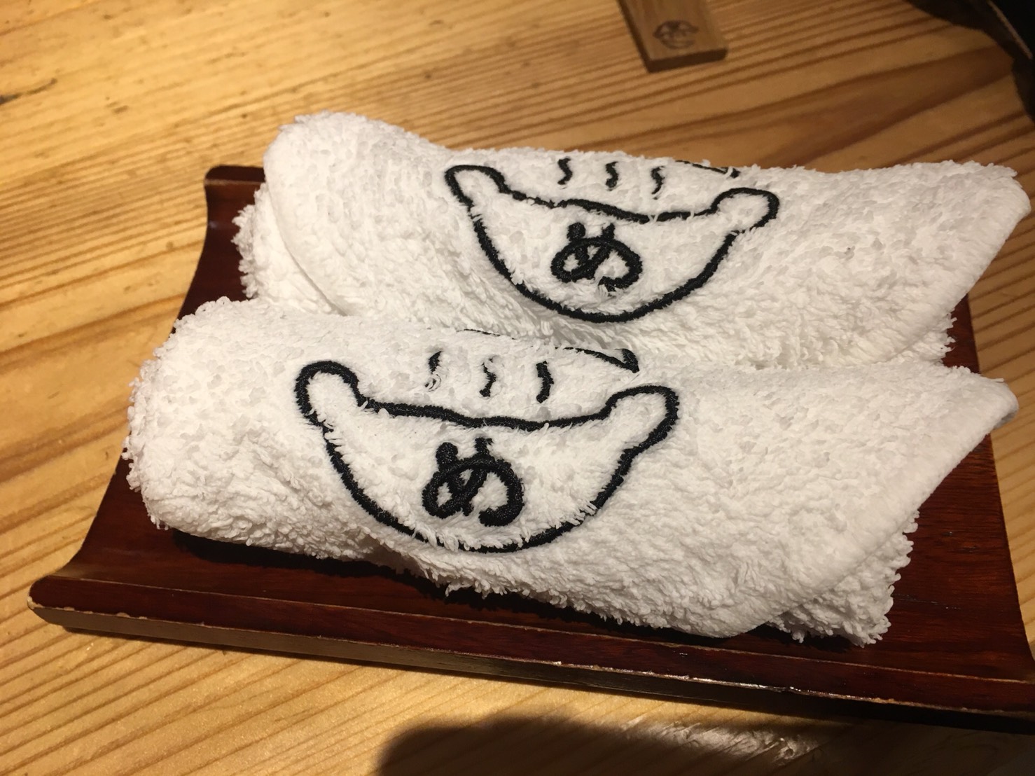 【池袋駅】「元祖めんたい煮込みつけ麺」深夜でも満腹御礼のおしぼり