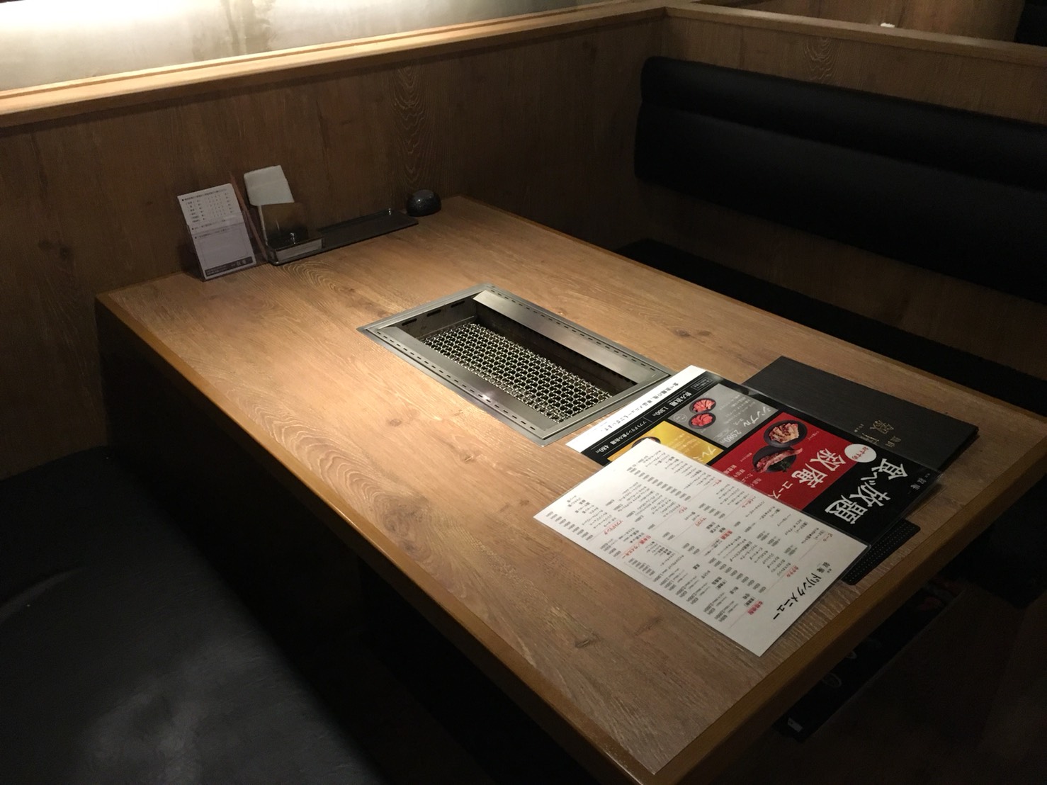 【池袋駅】激おすすめ「焼肉叙庵 サンシャインイン60通り店」のテーブル1