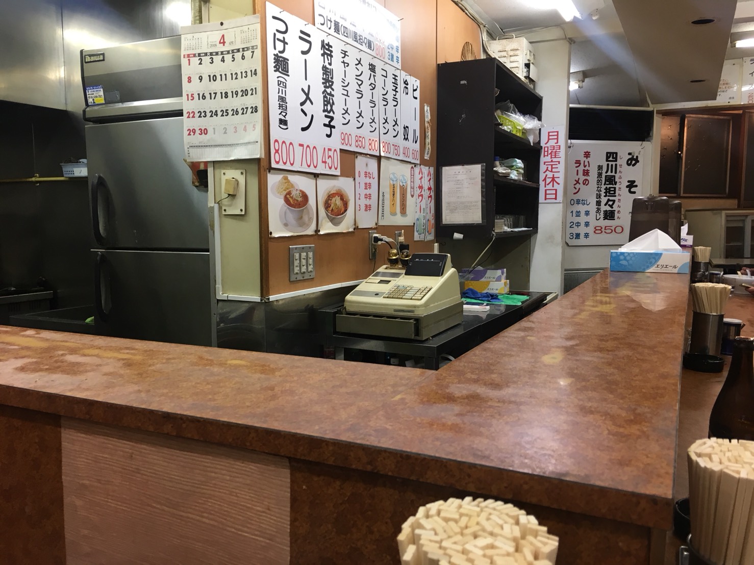 【中板橋】中板橋「時ちゃんラーメン」の坦々麺フォーリンラブの店内