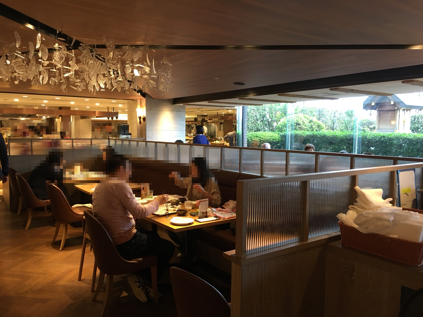 【池袋駅】東武百貨店の人気食べ放題「シュプリーム」モリモリ!の店内