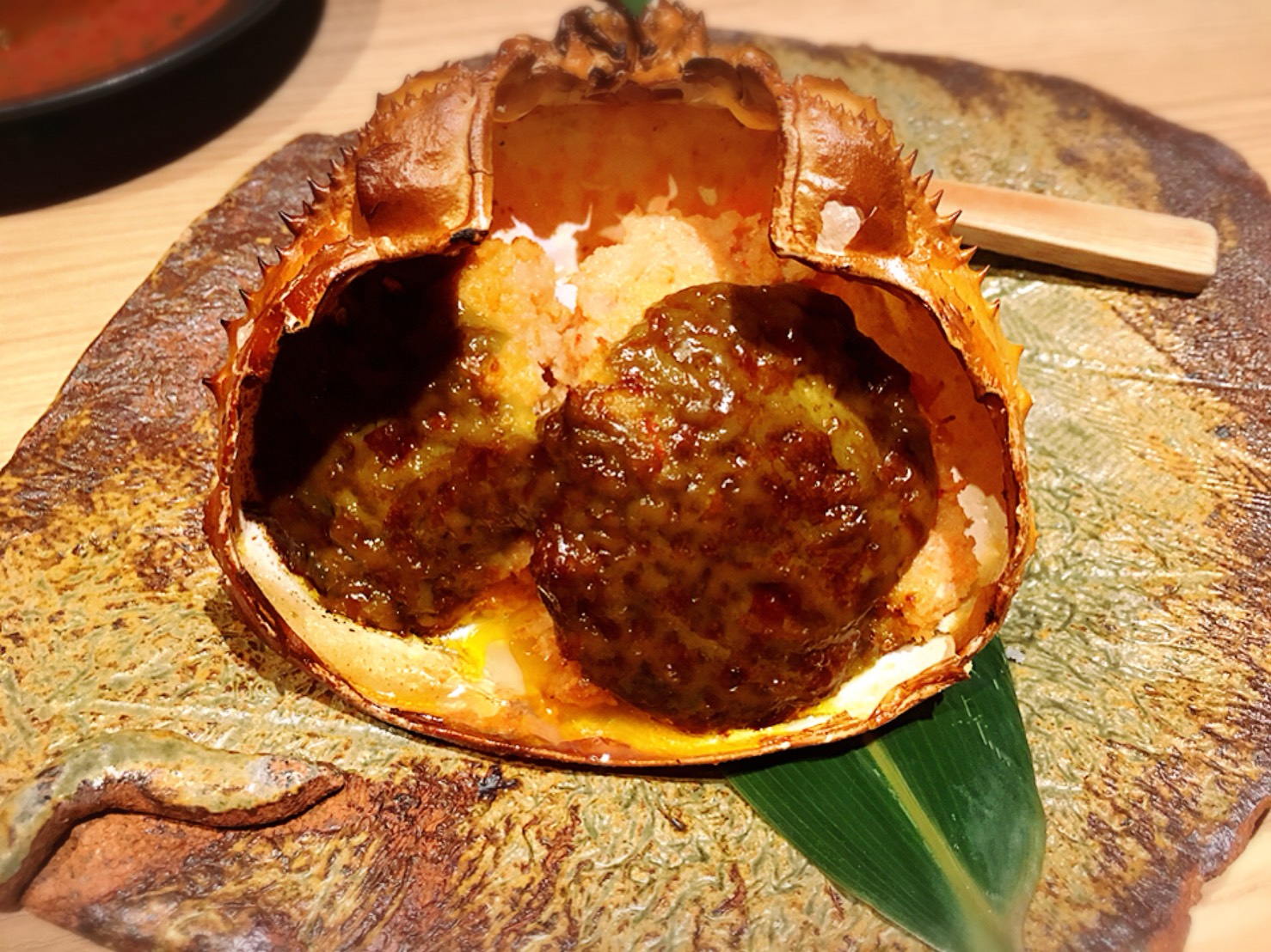 【池袋駅】大宴会もできる!九州料理の「福栄組合 池袋店」の蟹味噌甲羅焼き