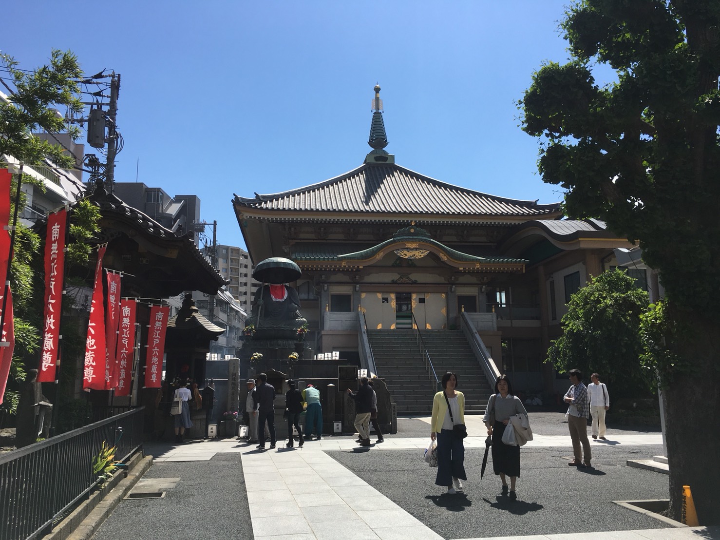 【巣鴨駅】賑わう巣鴨地蔵通り商店街をふらりお散歩〜の真性寺本堂と真性寺地蔵尊