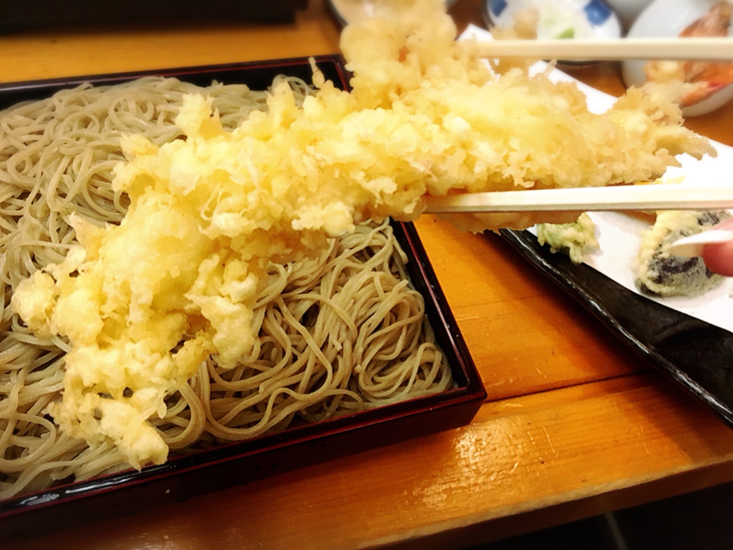 【池袋駅】生蕎麦とだし巻き玉子がしあわせ「浅野屋 池袋駅前本店」の大海老天せいろの大海老天