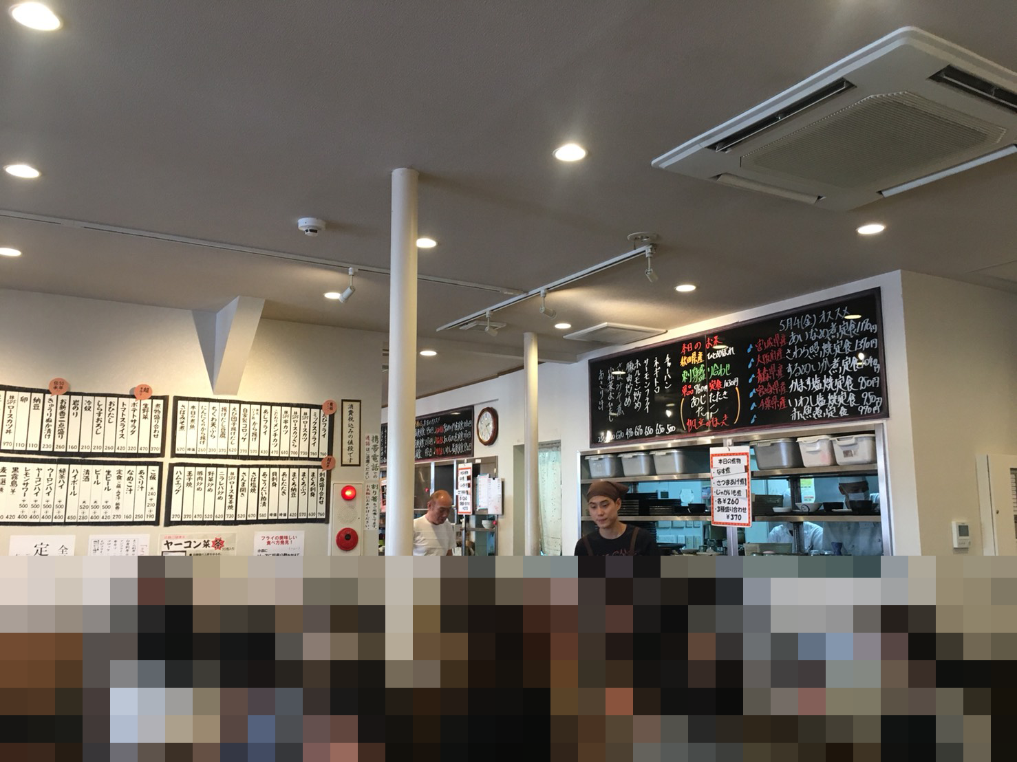 【巣鴨駅】大人気「ときわ食堂」が美味しくてハマった報告のときわ食堂の店内2