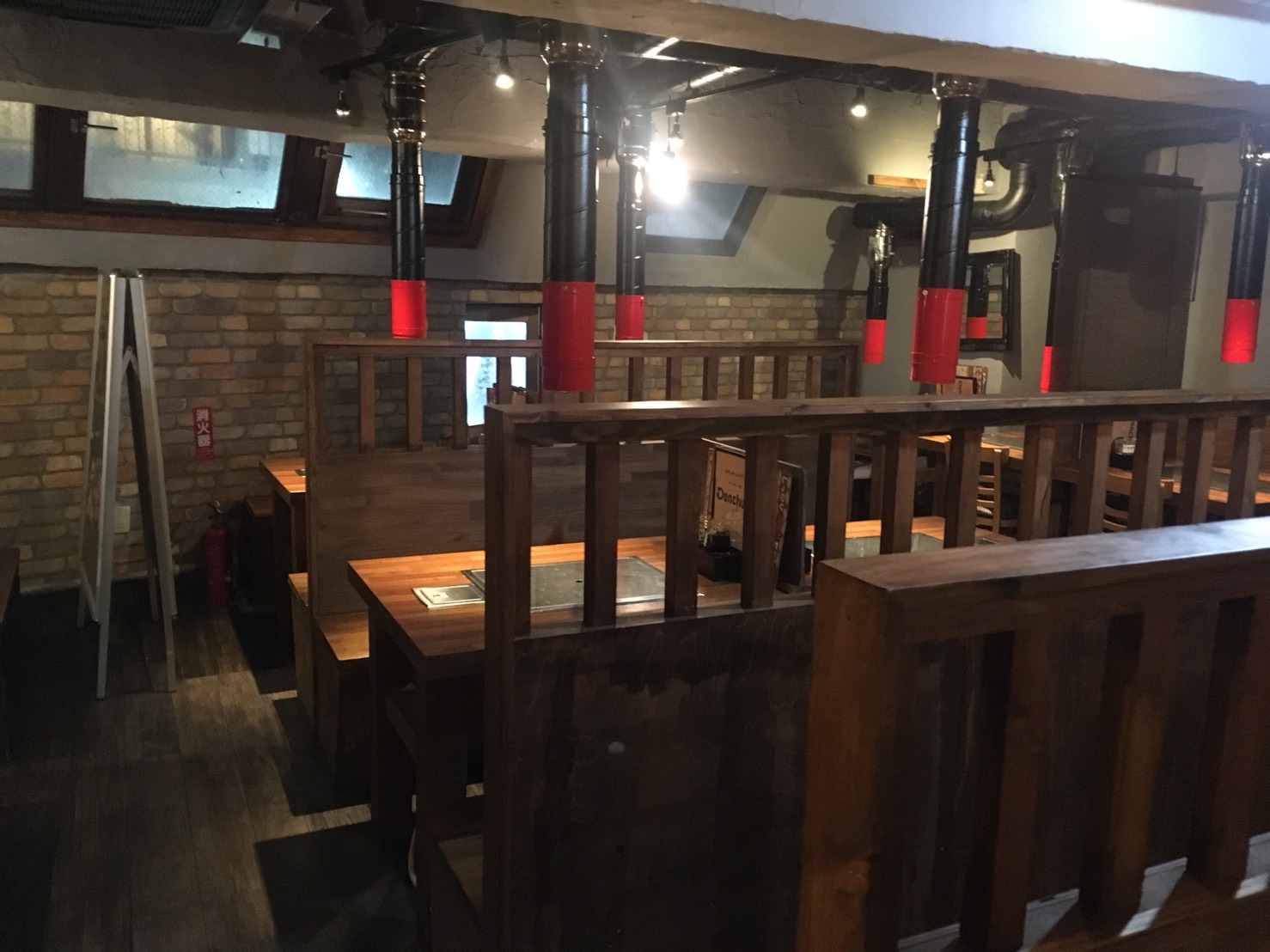 【池袋駅】満腹に食べまくりたいひと向け「Donchuya 池袋東口店」の店内