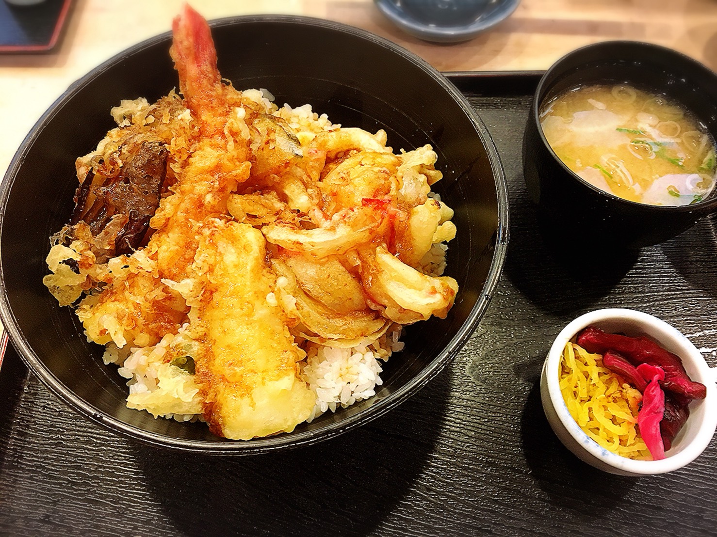 【大塚駅】激安天丼612円に度肝を抜かれる「寿し常本店」の天丼