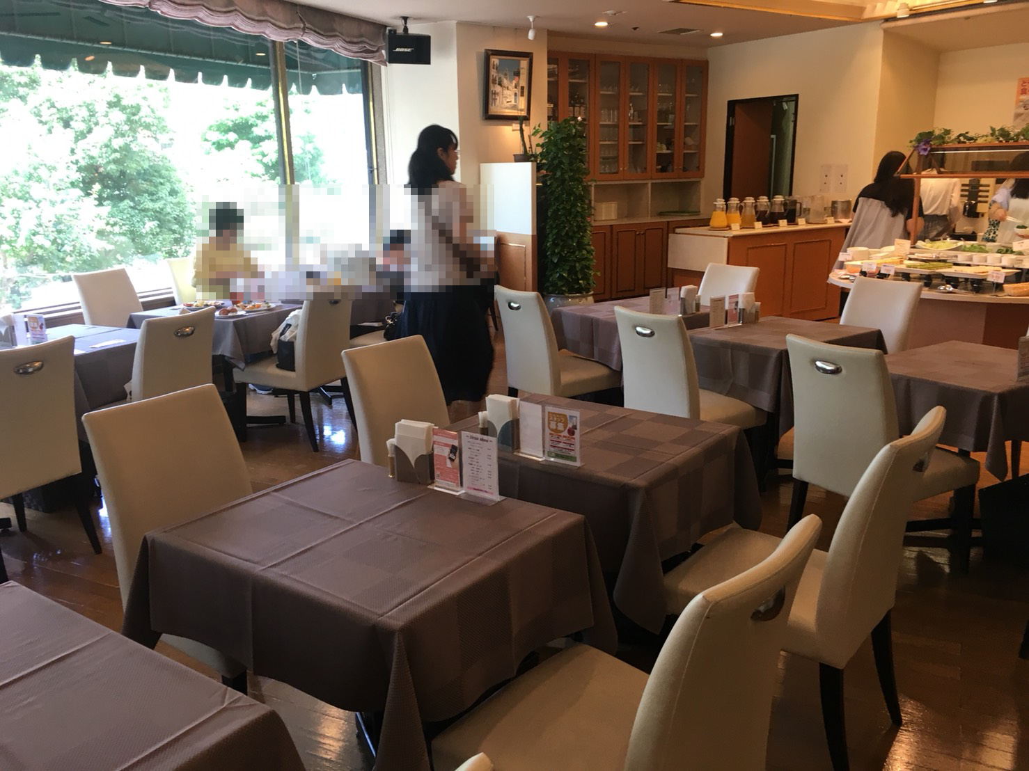 【池袋駅】超人気ビュッフェ池袋最強はここ?レストラン「ピノ」の店内2