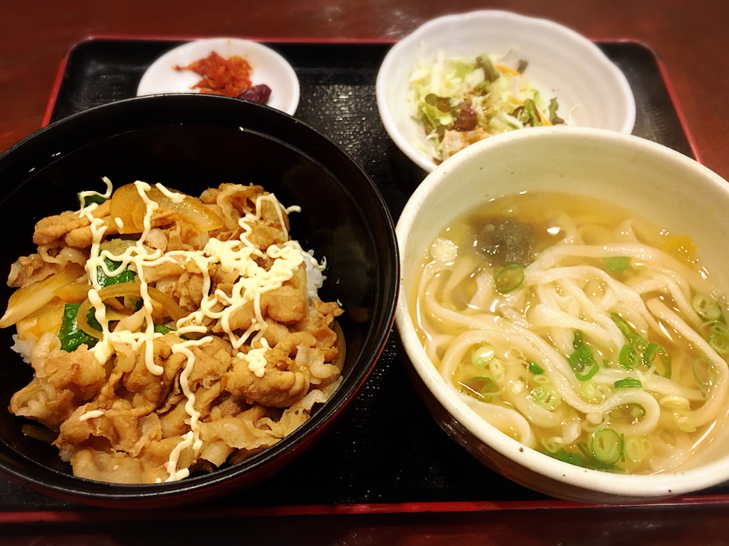 【大塚駅】関西風手打ちうどんチュルッとしたいよね「ふじ誠」のしょうが焼き丼セット