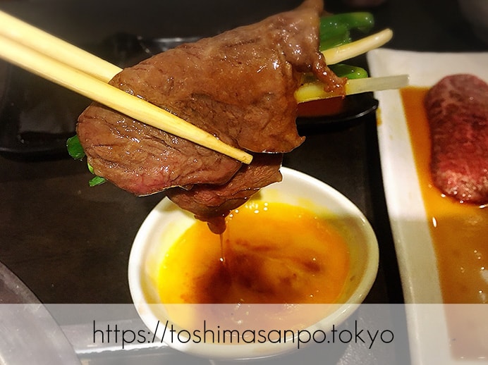 【大塚駅】A5ランク黒毛和牛コスパ良し!「頂きまんもす」で超絶美味しいラムしゃぶを頂きまんもす。のラムしゃぶをたまごにつける