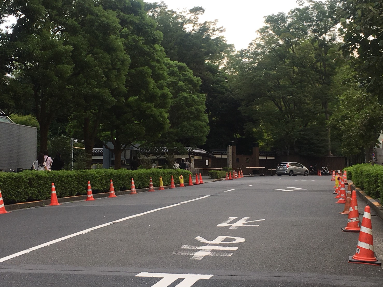 【飯田橋駅】江戸時代の中国趣味豊かな景観で一句「小石川後楽園」の赤門2