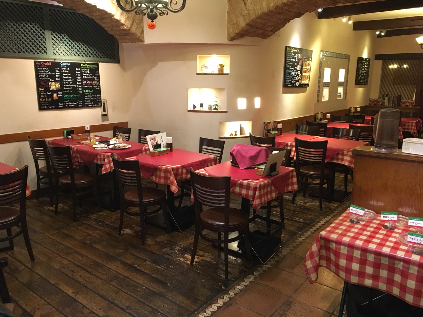【池袋駅】ビスマルク最高!カジュアルイタリアン「パレルモ 池袋店」の店内
