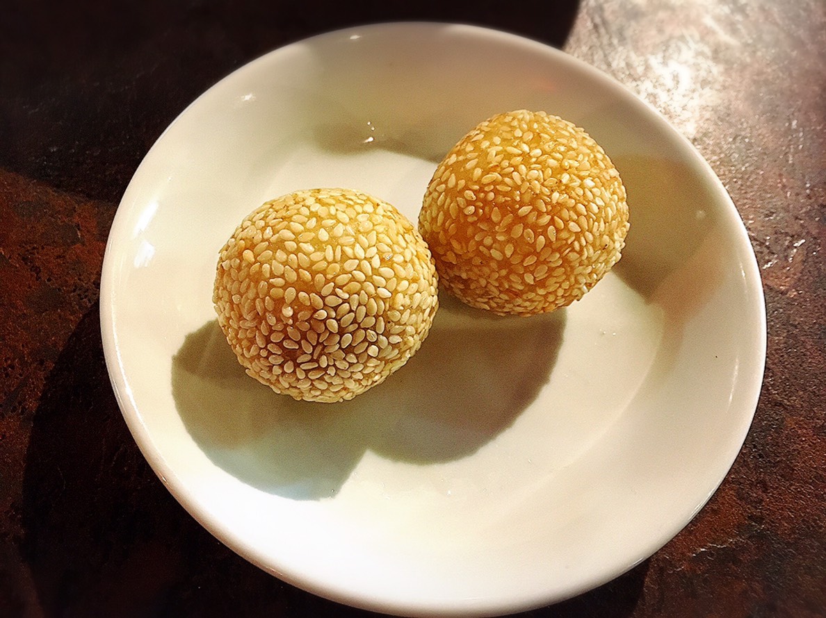 【池袋駅】飲茶専門店で中国・台湾料理が食べ放題2500円「 中国茶館」のごま団子