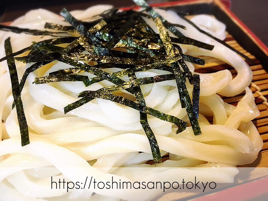 【新宿駅】ツルツルうどん美味しい!老舗サラダうどん発祥の「三国一」の天ざるうどんのズーム