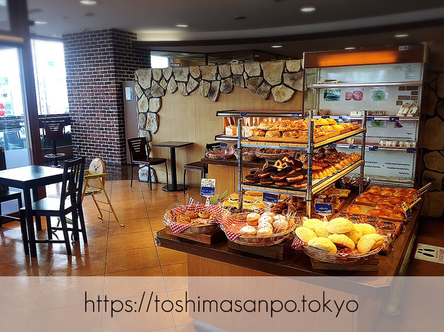 【大塚駅】美味しいパンと憩いの時間「EAST YEAST(イーストイースト)」の店内2