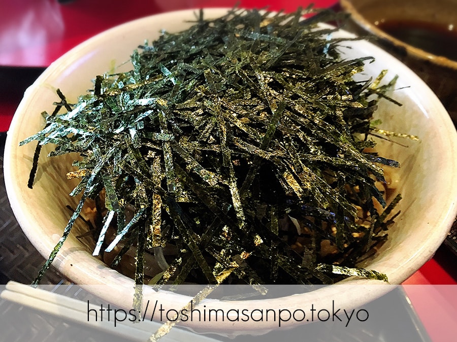 【池袋駅】なぜ蕎麦にラー油を入れるのか。理由はたぶん美味しいから。「壬生」の肉そば初めまして!の鶏そば