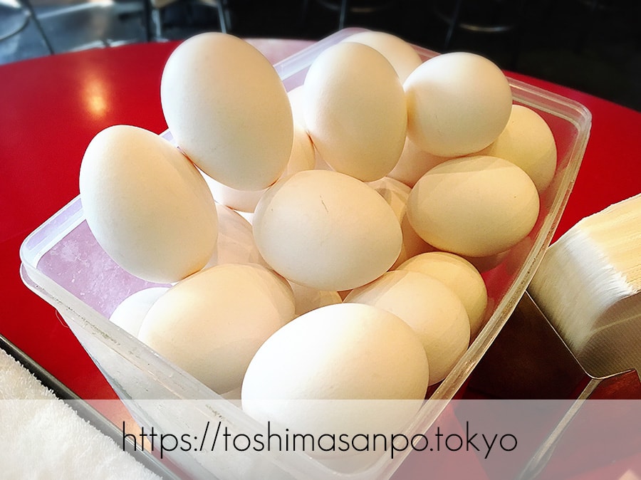 【池袋駅】なぜ蕎麦にラー油を入れるのか。理由はたぶん美味しいから。「壬生」のたまご