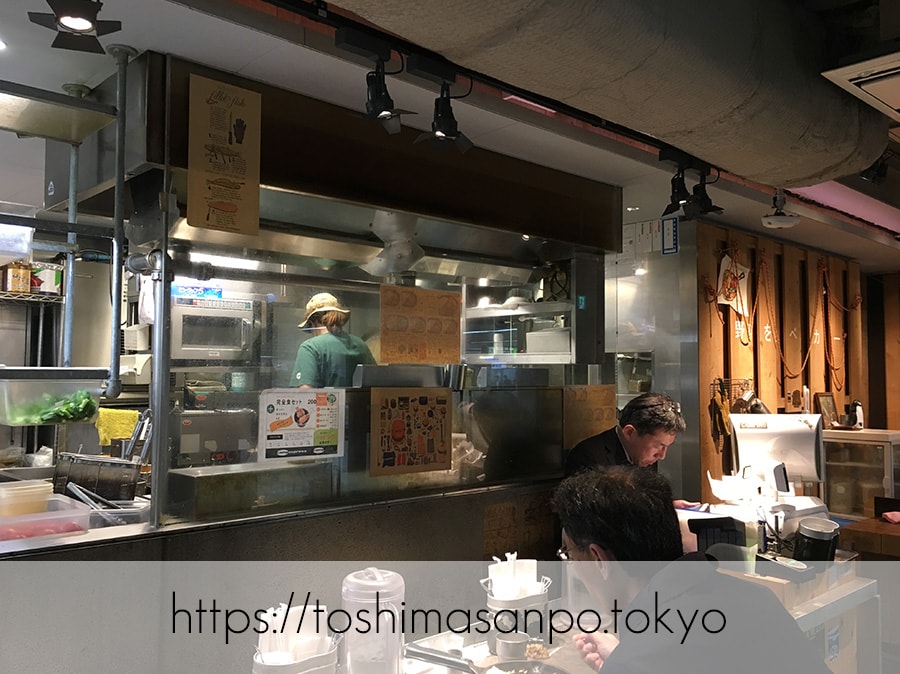 【池袋駅】駅ナカ!アウトドア感の「野菜を食べるカレー camp express」でごろごろ野菜カレーを食べる。の「野菜を食べるカレーcamp express 池袋店」店内