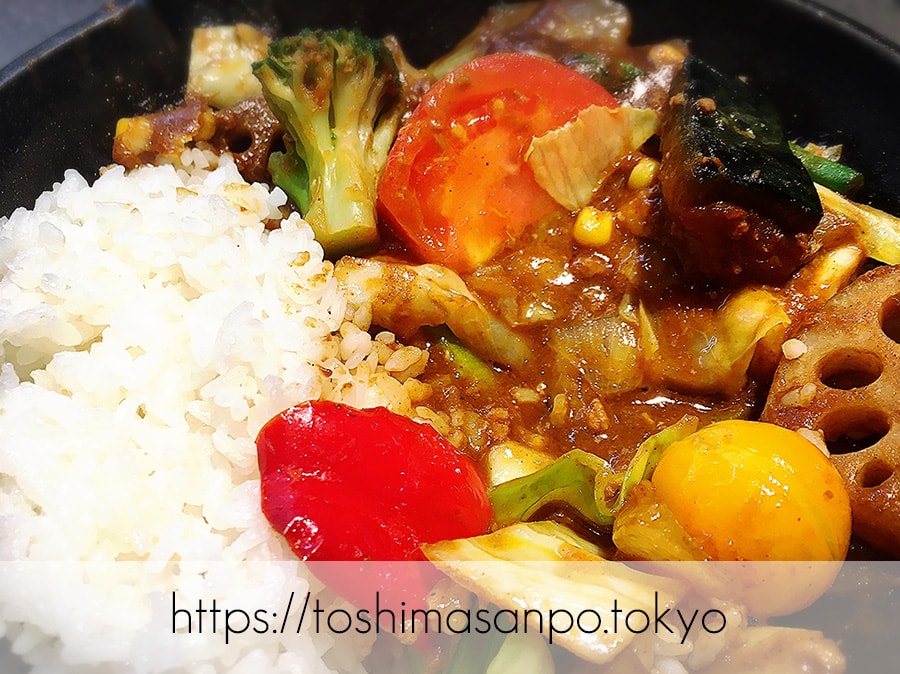 【池袋駅】駅ナカ!アウトドア感の「野菜を食べるカレー camp express」でごろごろ野菜カレーを食べる。の1日分の野菜カレーのズーム