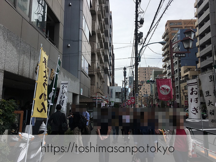 【根津駅】「根津神社」で満開「文京つつじまつり」5月6日まで開催中。「八重垣煎餅」でつつじ煎餅をお土産に♪の根津駅1番出口からのアクセス1