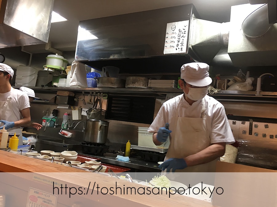 【池袋駅】とんかつは飲み物か確かめてみたけど、飲み物ではない!コスパ高すぎ「とんかつは飲み物。」の店内2