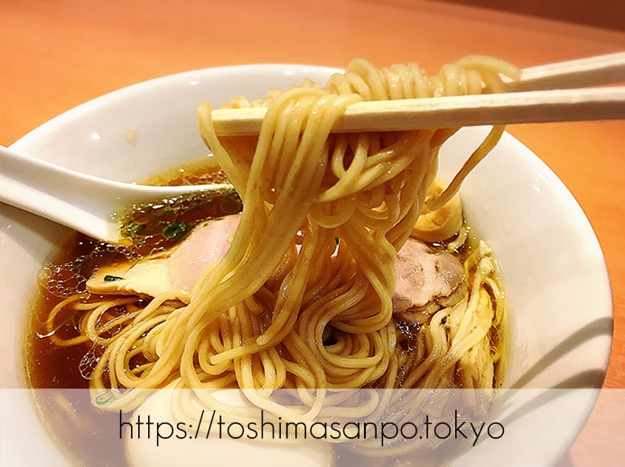【池袋駅】ふわ〜っと広がる風味が最高!上品な贅沢ラーメンが大人気の「らぁ麺 はやし田 池袋店」の醤油ラーメンの麺