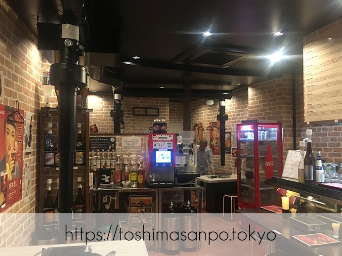 【大塚駅】独特な下味のお肉がなるほど美味しい!終戦のヤミ市から続く老舗焼肉「とらじ亭」の店内2
