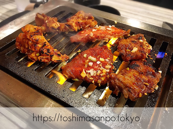 【大塚駅】独特な下味のお肉がなるほど美味しい!終戦のヤミ市から続く老舗焼肉「とらじ亭」の焼肉1