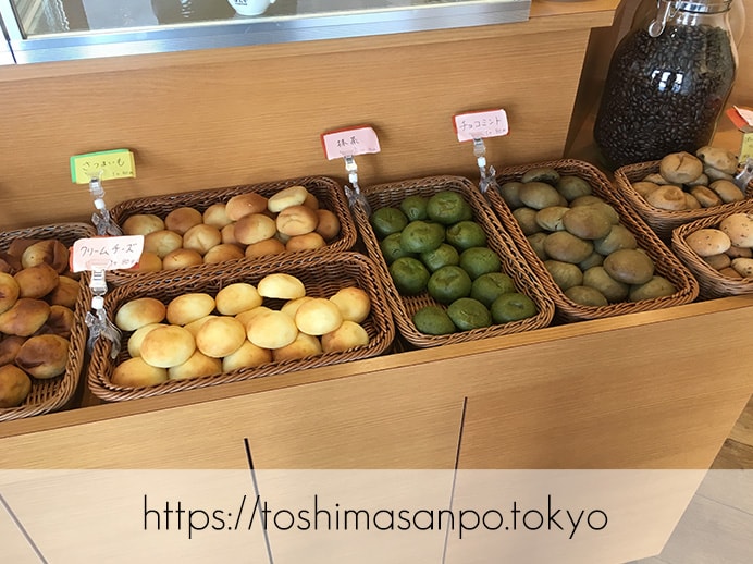【池袋駅】タピオカ粉の創作パンはもちもち食感。意外とめっちゃお腹いっぱいに!「ぽんでCOFFEE」のぽんでの陳列2